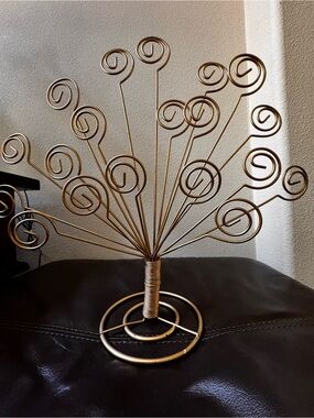 ✅ Decorative Gold Photo and Card Display Stand